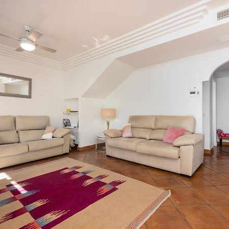 Stylish 3 Bed House 2 Bathrooms, With Patio, Roof Terrace And Communal Pool 5 Minutes Away From The Beautiful Spanish White Village Of Casares Pueblo And Only 20 Mins From The Sea Extérieur photo