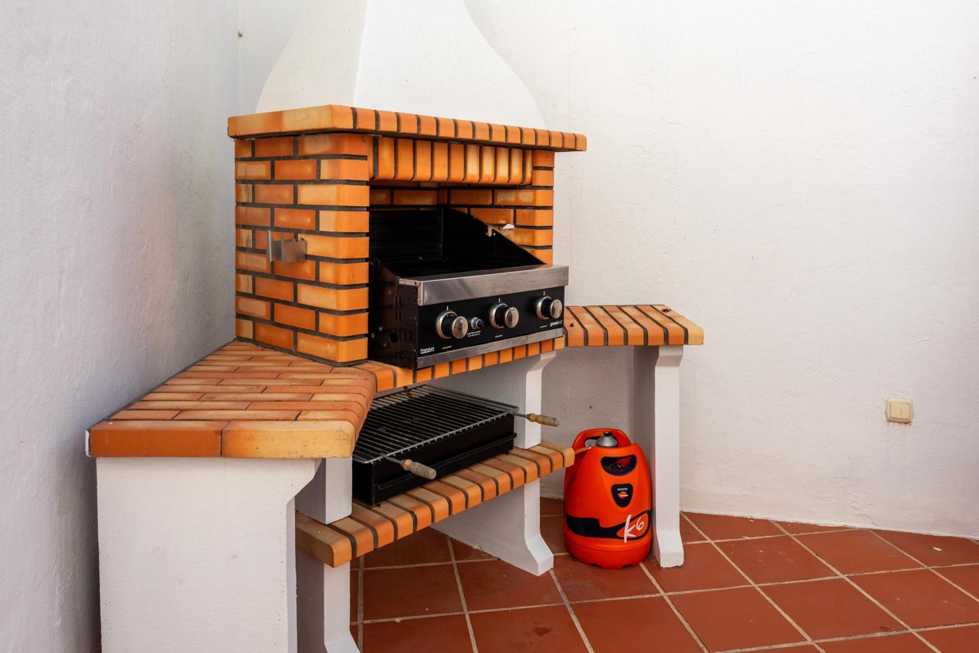 Stylish 3 Bed House 2 Bathrooms, With Patio, Roof Terrace And Communal Pool 5 Minutes Away From The Beautiful Spanish White Village Of Casares Pueblo And Only 20 Mins From The Sea Extérieur photo