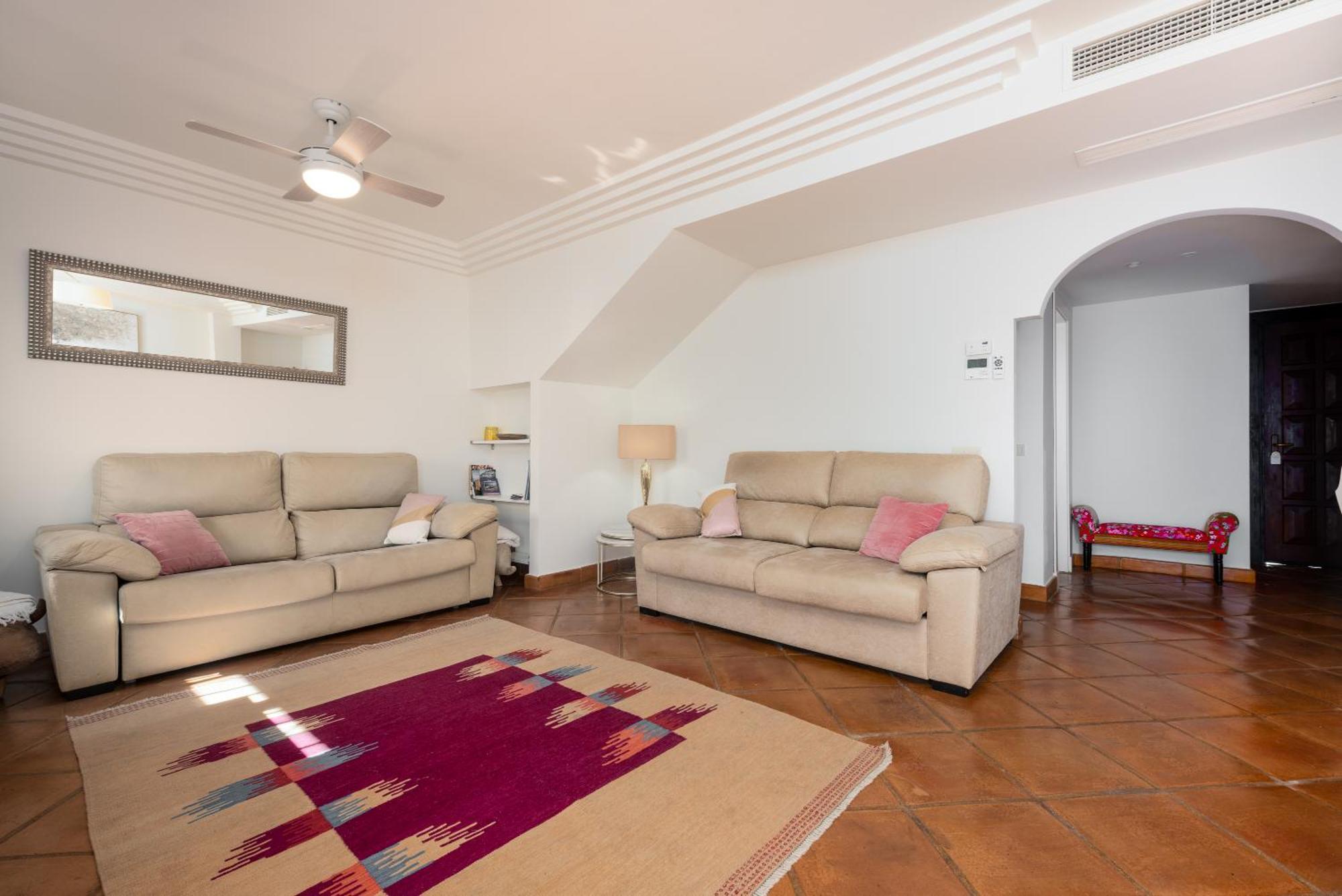 Stylish 3 Bed House 2 Bathrooms, With Patio, Roof Terrace And Communal Pool 5 Minutes Away From The Beautiful Spanish White Village Of Casares Pueblo And Only 20 Mins From The Sea Extérieur photo