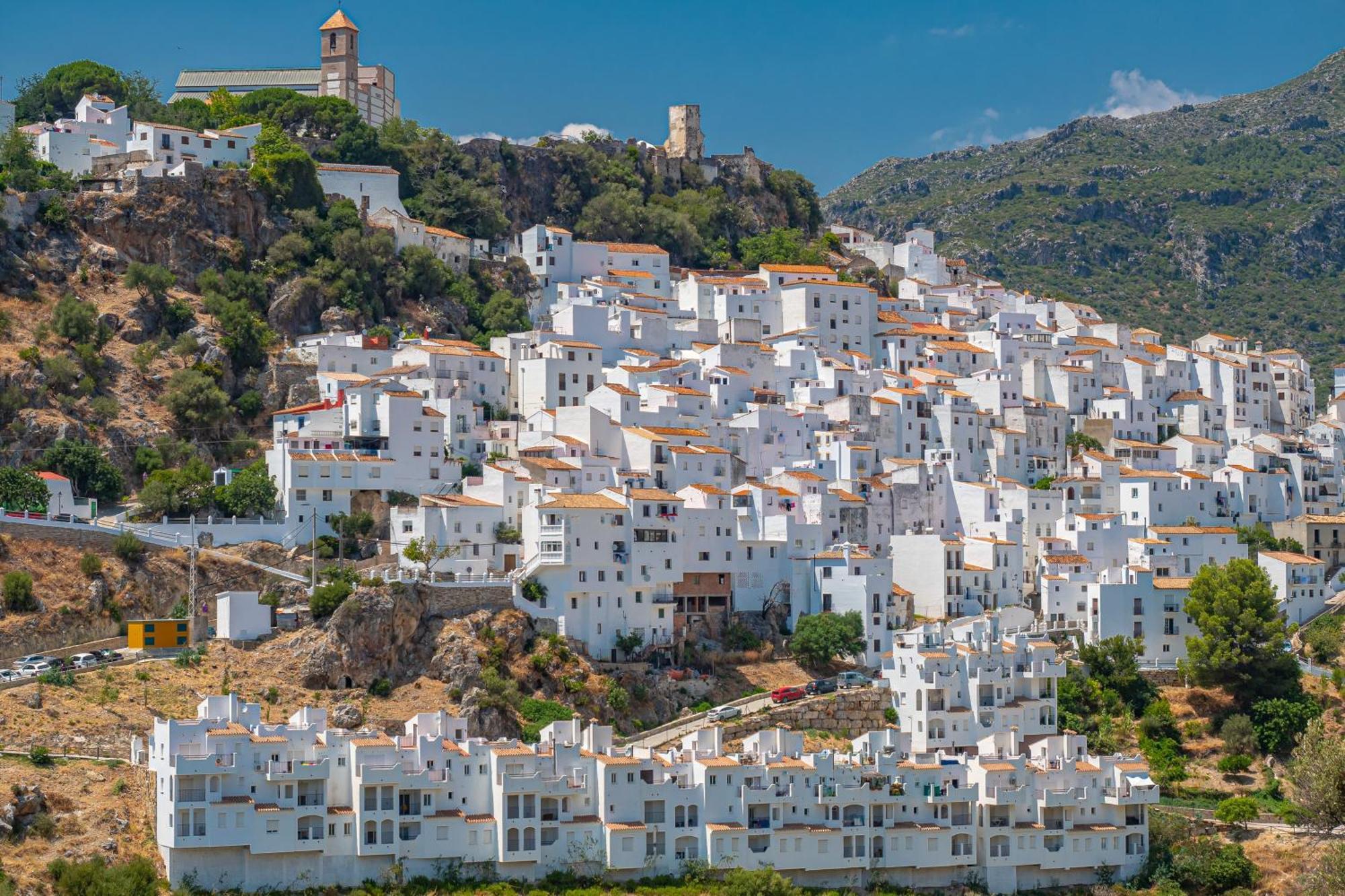 Stylish 3 Bed House 2 Bathrooms, With Patio, Roof Terrace And Communal Pool 5 Minutes Away From The Beautiful Spanish White Village Of Casares Pueblo And Only 20 Mins From The Sea Extérieur photo