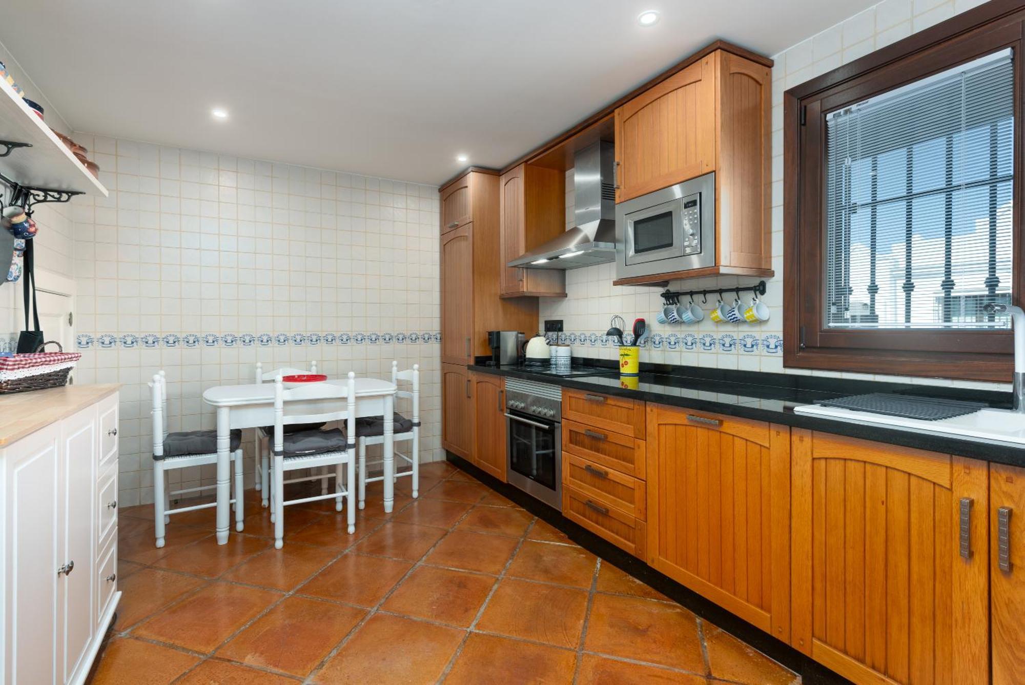 Stylish 3 Bed House 2 Bathrooms, With Patio, Roof Terrace And Communal Pool 5 Minutes Away From The Beautiful Spanish White Village Of Casares Pueblo And Only 20 Mins From The Sea Extérieur photo