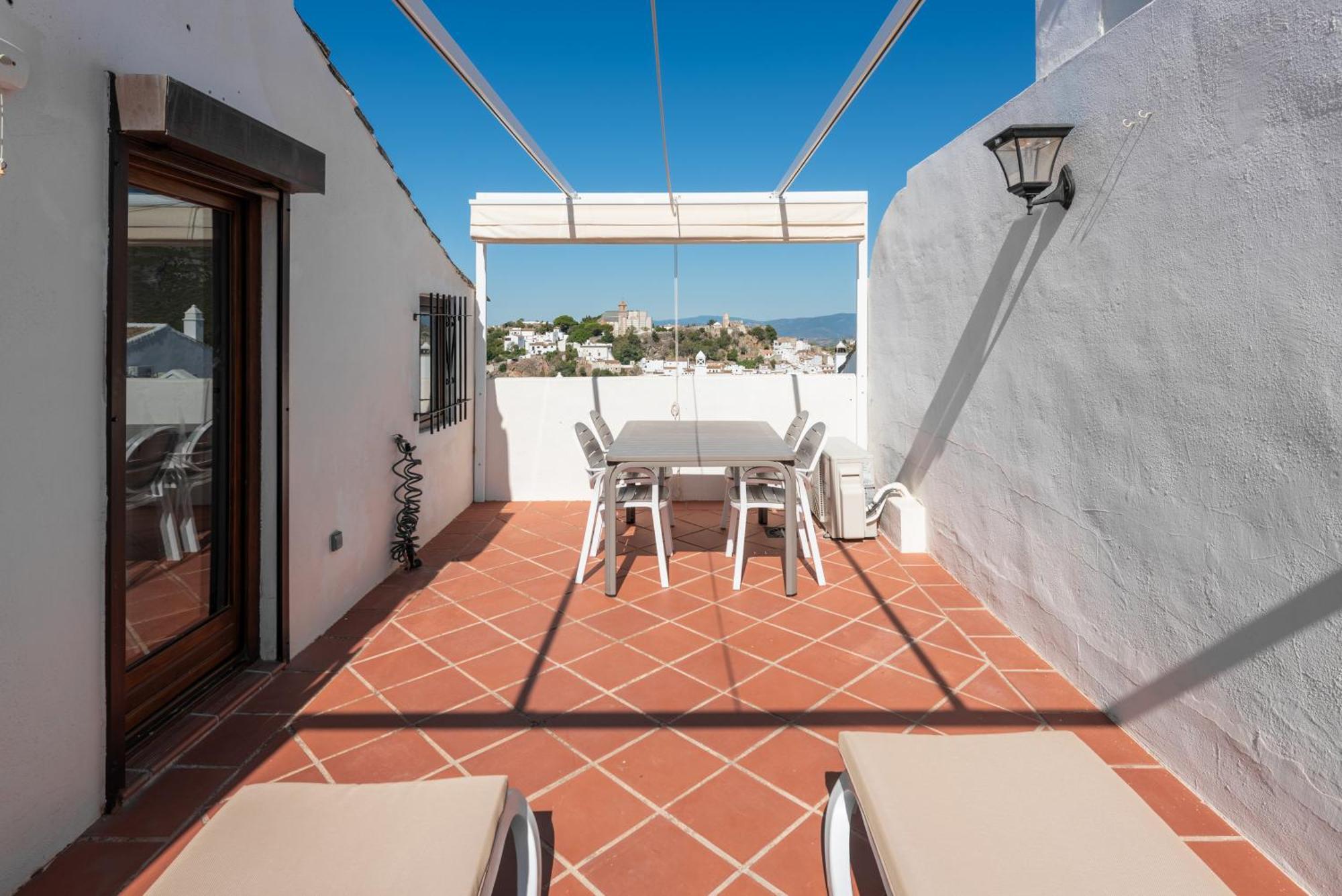 Stylish 3 Bed House 2 Bathrooms, With Patio, Roof Terrace And Communal Pool 5 Minutes Away From The Beautiful Spanish White Village Of Casares Pueblo And Only 20 Mins From The Sea Extérieur photo