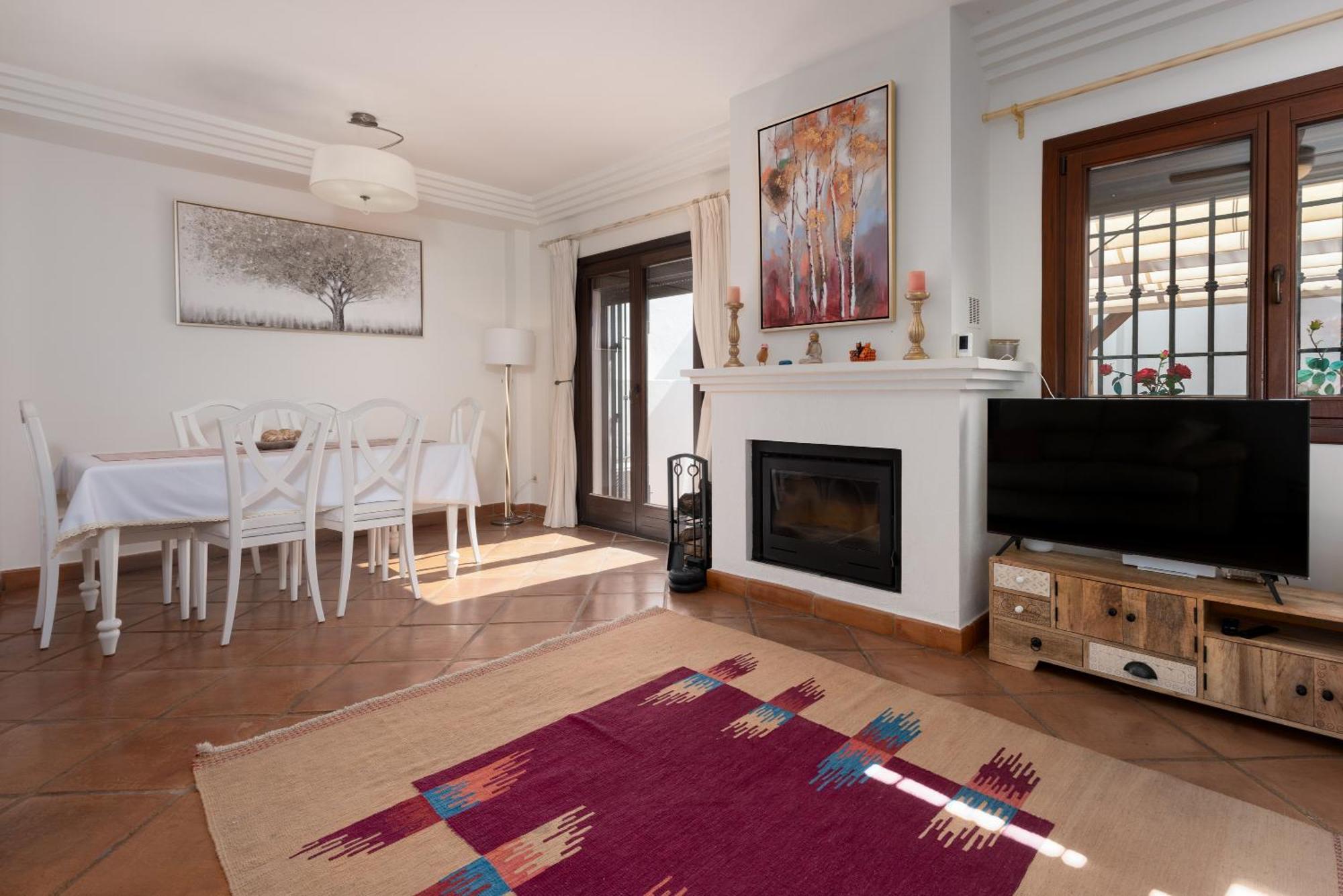 Stylish 3 Bed House 2 Bathrooms, With Patio, Roof Terrace And Communal Pool 5 Minutes Away From The Beautiful Spanish White Village Of Casares Pueblo And Only 20 Mins From The Sea Extérieur photo